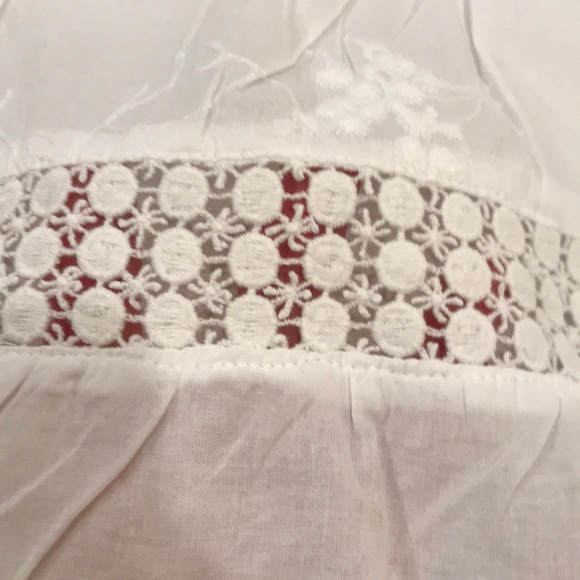 Embroidered Eyelet White Sleeveless Tunic M & L - Picture 5 of 6